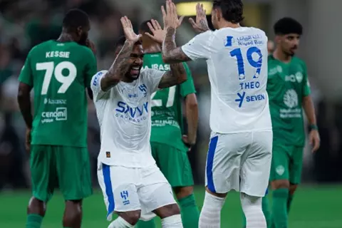 كلاسيكو الجنون.. الأهلي يدمر ثلاثية الهلال في 13 دقيقة بالدوري السعودي